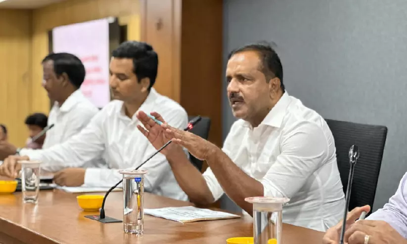 അധിക ഫീസ് ഈടാക്കുന്ന സ്വകാര്യ ആശുപത്രികൾക്കെതിരെ നടപടി -ആരോഗ്യ മന്ത്രി യു.ടി.ഖാദർ അധിക ഫീസ് ഈടാക്കുന്ന സ്വകാര്യ ആശുപത്രികൾക്കെതിരെ നടപടി -ആരോഗ്യ മന്ത്രി യു.ടി.ഖാദർ