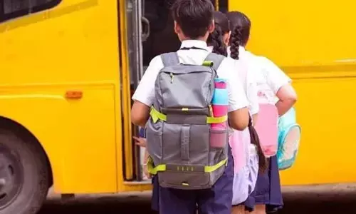 സ്കൂൾ ബസ് ജീവനക്കാരിയോട് ജാതി അധിക്ഷേപം; ഊരൂട്ടമ്പലത്ത് പ്രതിഷേധം