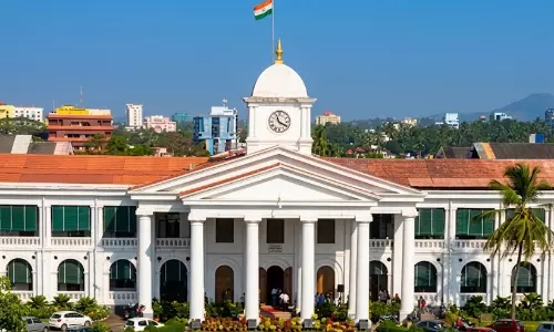 സെക്രട്ടേറിയറ്റിൽ വീണ്ടും മാധ്യമ നിയന്ത്രണം: പോകേണ്ട വകുപ്പിൽ നിന്നുള്ള ശിപാർശയില്ലാതെ മാധ്യമങ്ങളെ കയറ്റിവിടില്ല