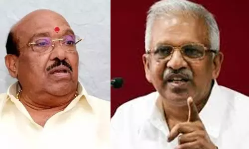 വെള്ളാപ്പള്ളി രണ്ടു തോണിയിൽ ചവിട്ടി നീങ്ങുന്നു; തുറന്നടിച്ച് പി.ജയരാജൻ