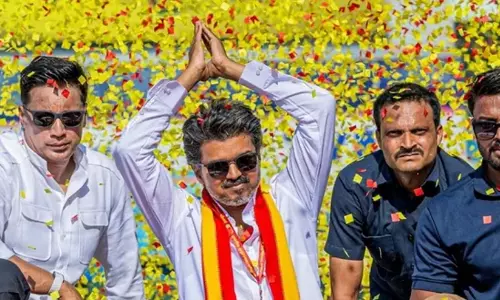 വിജയ് മന്ത്രിസഭക്ക് ഒരു മാസം; പ്ര​തീ​ക്ഷ​ക​ളും വി​മ​ർ​ശ​ന​ങ്ങ​ളു​മാ​യി സ​മ്മി​ശ്ര പ്ര​തി​ക​ര​ണം
