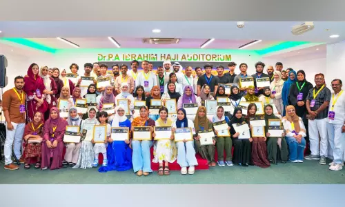 ദുബൈ മലപ്പുറം ജില്ല കെ.എം.സി.സി അക്കാദമിക് എക്സലൻസ് അവാർഡ് ദാനം നടത്തി ദുബൈ മലപ്പുറം ജില്ല കെ.എം.സി.സി അക്കാദമിക് എക്സലൻസ് അവാർഡ് ദാനം നടത്തി