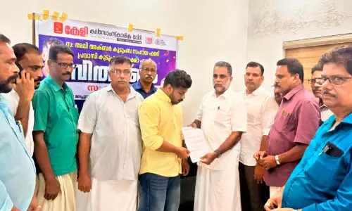 മരിച്ച കേളി അംഗം അലി അക്ബറിെൻറ കുടുംബത്തിന് സഹായധനം കൈമാറി
