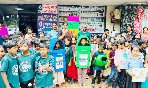 അഴുക്കിൽ നിന്ന് അഴകിലേക്ക്... മാലിന്യ സംസ്കരണ പാഠങ്ങൾ പകർന്ന് കുരുന്നുകൾ അഴുക്കിൽ നിന്ന് അഴകിലേക്ക്... മാലിന്യ സംസ്കരണ പാഠങ്ങൾ പകർന്ന് കുരുന്നുകൾ
