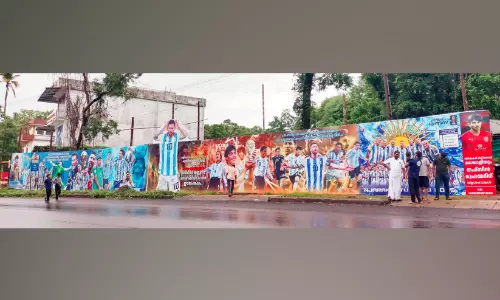 ലോകകപ്പ്; 135 അടി നീളത്തിൽ ഫ്ലക്സ് ഒരുക്കി മങ്കരയിലെ അർജന്റീന ടീം ആരാധകർ