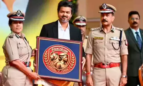 സ്ത്രീസുരക്ഷക്കായി ‘സിങ്കപ്പെൺ’ സേനയുമായി വിജയ് സർക്കാർ; ഇന്ത്യയിലെ ആദ്യ ഡ്രോൺ പട്രോളിങ്ങിന് തുടക്കം സ്ത്രീസുരക്ഷക്കായി ‘സിങ്കപ്പെൺ’ സേനയുമായി വിജയ് സർക്കാർ; ഇന്ത്യയിലെ ആദ്യ ഡ്രോൺ പട്രോളിങ്ങിന് തുടക്കം
