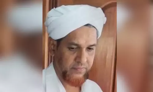 ബാങ്ക് വിളിക്കുന്നതിനിടെ ഹൃദയാഘാതം; ഇമാം മരിച്ചു ബാങ്ക് വിളിക്കുന്നതിനിടെ ഹൃദയാഘാതം; ഇമാം മരിച്ചു