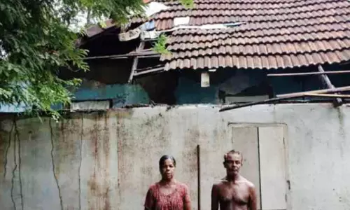 ശക്തമായ മഴയിൽ വീടിന്‍റെ മേൽക്കൂര തകർന്നു