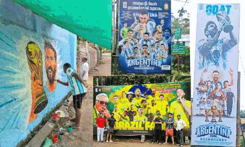 മഴ, കട്ടൻ ചായ, ഫുട്ബാൾ ആഹാ, അന്തസ്സ്!; കനത്തമഴയിൽ ലോകകപ്പ് ഫുട്ബാൾ ആവേശത്തിൽ മുങ്ങി നാടും നഗരവും മഴ, കട്ടൻ ചായ, ഫുട്ബാൾ ആഹാ, അന്തസ്സ്!; കനത്തമഴയിൽ ലോകകപ്പ് ഫുട്ബാൾ ആവേശത്തിൽ മുങ്ങി നാടും നഗരവും