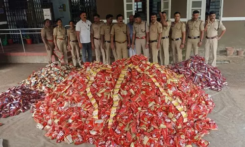 മാങ്കുർശ്ശിയിൽ വൻതോതിൽ പുകയില ഉൽപന്നങ്ങൾ പിടികൂടി മാങ്കുർശ്ശിയിൽ വൻതോതിൽ പുകയില ഉൽപന്നങ്ങൾ പിടികൂടി