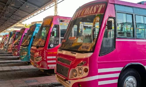 സൗജന്യയാത്ര പദ്ധതി: സ്വകാര്യ ബസുകൾക്ക് പ്രതിസന്ധി സൃഷ്ടിക്കും, സർക്കാർ സഹായമില്ലെങ്കിൽ 19ന് ശേഷം സമരത്തിലേക്ക് -ഓൾ കേരള ബസ് ഓപ്പറേറ്റേഴ്സ് ഓർഗനൈസേഷൻ