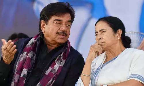 പ്രതിസന്ധിയിൽ എനിക്ക് താങ്ങായി, മനസ്സാക്ഷി പറയുന്നത് മമതക്കൊപ്പം നിൽക്കാൻ; റിബൽ ക്യാമ്പിന്റെ ക്ഷണം നിരസിച്ച് ശത്രുഘ്‌നൻ സിൻഹ