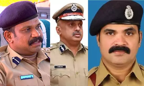 പൊലീസിലും വൻ അഴിച്ചുപണി; പി. വിജയന് ക്രമസമാധാന ചുമതല, എ.പി ഷൗക്കത്തലി കോഴിക്കോട് സിറ്റി കമ്മീഷണർ; 30 ഉദ്യോഗസ്ഥർക്ക് മാറ്റം പൊലീസിലും വൻ അഴിച്ചുപണി; പി. വിജയന് ക്രമസമാധാന ചുമതല, എ.പി ഷൗക്കത്തലി കോഴിക്കോട് സിറ്റി കമ്മീഷണർ; 30 ഉദ്യോഗസ്ഥർക്ക് മാറ്റം
