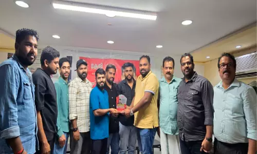 പ്രവാസം അവസാനിപ്പിച്ച് മടങ്ങുന്ന അനൂപ് ചന്ദ്രന് യാത്രയയപ്പ് നൽകി പ്രവാസം അവസാനിപ്പിച്ച് മടങ്ങുന്ന അനൂപ് ചന്ദ്രന് യാത്രയയപ്പ് നൽകി