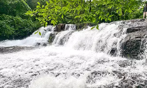 ദൃശ്യവിസ്മയമായി കക്കുടുമൺ വെള്ളച്ചാട്ടം