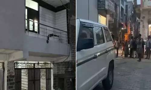 ഡൽഹിയിൽ ലഹരി വിരുദ്ധ റെയ്ഡിനിടെ ഫ്ലാറ്റിന്‍റെ നാലാം നിലയിൽ നിന്ന് ചാടിയ യുവതി മരിച്ചു