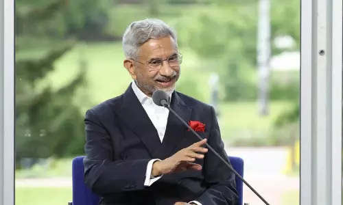 റഷ്യൻ എണ്ണ വാങ്ങാൻ ആവശ്യപ്പെട്ടത് അമേരിക്ക, പിന്നീട് ഉപരോധം; യു.എസിന്റെ ഇരട്ടത്താപ്പ് തുറന്നുകാട്ടി ജയശങ്കർ