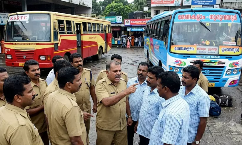 സ്വകാര്യ-കെ.എസ്.ആർ.ടി.സി ബസ് ജീവനക്കാർ തമ്മിൽ തർക്കം സ്വകാര്യ-കെ.എസ്.ആർ.ടി.സി ബസ് ജീവനക്കാർ തമ്മിൽ തർക്കം