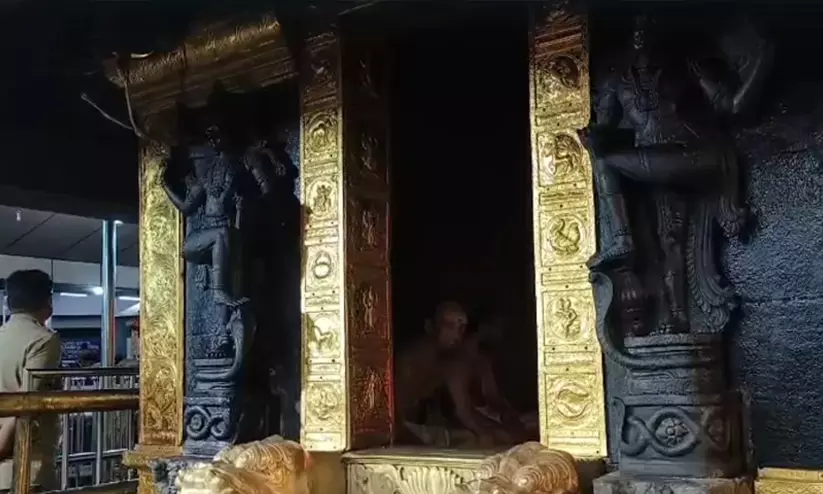 ശബരിമല സ്വർണപ്പാളി കേസ്: ദേവസ്വം ബോർഡ് മുൻ പ്രസിഡന്റിനും അംഗത്തിനും എസ്.ഐ.ടി നോട്ടീസ് ശബരിമല സ്വർണപ്പാളി കേസ്: ദേവസ്വം ബോർഡ് മുൻ പ്രസിഡന്റിനും അംഗത്തിനും എസ്.ഐ.ടി നോട്ടീസ്