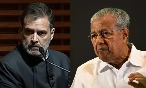 രാഹുൽ ഗാന്ധിയെ കെട്ടിപിടിക്കാറില്ല, മോദിയുമായി കെട്ടിപിടിക്കുന്ന ഫോട്ടോ കണ്ടു, ‘ഇൻഡ്യ’ മുന്നണിയെ ശക്തിപ്പെടുത്തുന്നതിന് പകരം ബി.ജെ.പിയെ സഹായിക്കുന്നു -പിണറായി രാഹുൽ ഗാന്ധിയെ കെട്ടിപിടിക്കാറില്ല, മോദിയുമായി കെട്ടിപിടിക്കുന്ന ഫോട്ടോ കണ്ടു, ‘ഇൻഡ്യ’ മുന്നണിയെ ശക്തിപ്പെടുത്തുന്നതിന് പകരം ബി.ജെ.പിയെ സഹായിക്കുന്നു -പിണറായി