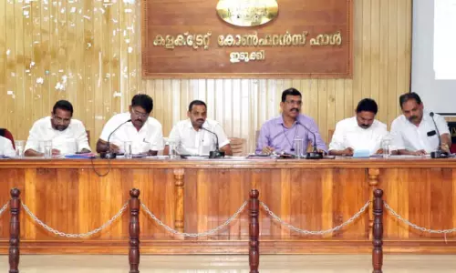 ഇടുക്കി വികസന പാക്കേജ്: പദ്ധതികള് ഉടൻ പൂര്ത്തിയാക്കാന് നിര്ദേശം ഇടുക്കി വികസന പാക്കേജ്: പദ്ധതികള് ഉടൻ പൂര്ത്തിയാക്കാന് നിര്ദേശം