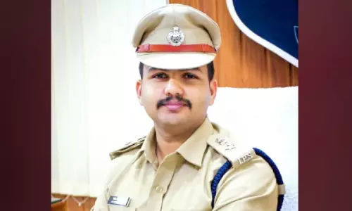 ജി​ല്ല​ക്ക് ആ​ദ്യ​മാ​യി സ്വ​ന്തം ഐ.​പി.​എ​സുകാരൻ; നി​ധി​ൻ​രാ​ജ് പൊ​ലീ​സ് മേ​ധാ​വിയായി ചുമതലയേറ്റു