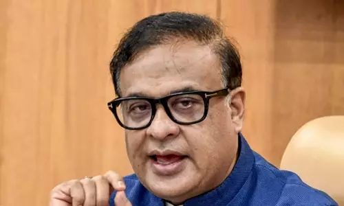 അസമിൽ 18 വയസ്സിന് മുകളിലുള്ളവർക്ക് ആധാർ കാർഡ് നൽകുന്നതിന് നിയന്ത്രണം; ഹിമന്ത ബിശ്വ ശർമ്മ