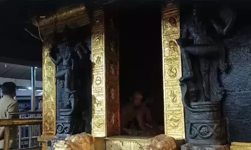 ശബരിമല സ്വർണപ്പാളി കേസ്​:  ദേവസ്വം ബോർഡ്​   മുൻ പ്രസിഡന്‍റിനും അംഗത്തിനും  എസ്​.ഐ.ടി നോട്ടീസ്
