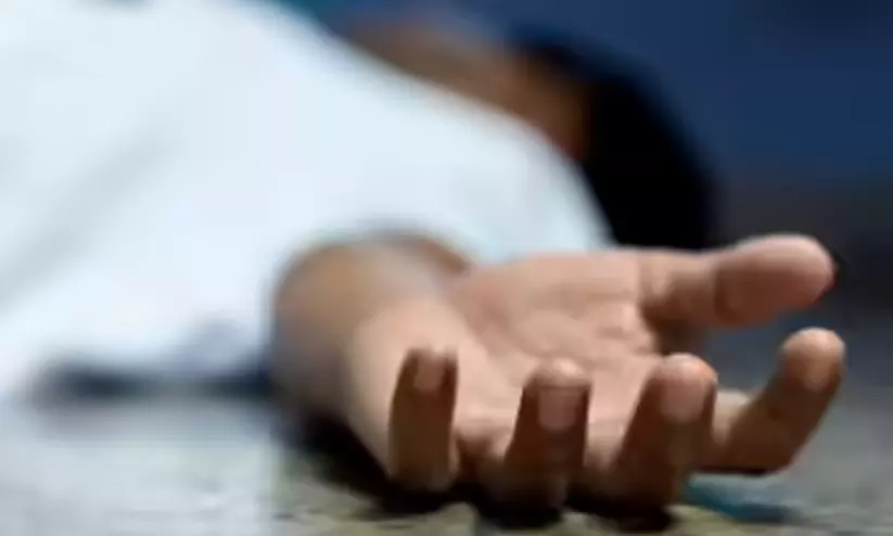 കൊട്ടാരക്കര കെ.എസ്.ആർ.ടി.സി ഡിപ്പോയിൽ ഡ്രൈവർ തൂങ്ങിമരിച്ച നിലയിൽ കൊട്ടാരക്കര കെ.എസ്.ആർ.ടി.സി ഡിപ്പോയിൽ ഡ്രൈവർ തൂങ്ങിമരിച്ച നിലയിൽ