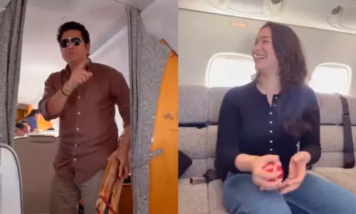 ഇനി ആകാശത്തും ക്രിക്കറ്റ്; വിമാനത്തിൽ കുടുംബത്തിനൊപ്പം ബാറ്റ് വീശി സച്ചിൻ, തരംഗമായി വീഡിയോ