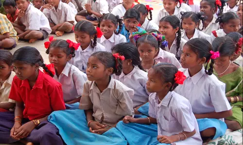 സർക്കാർ സ്കൂളുകളിൽ ഹിന്ദുത്വാചാരങ്ങൾ അടിച്ചേൽപ്പിക്കുന്നു; ഛത്തീസ്ഗഢ് സർക്കാരിന്റെ വിവാദ ഉത്തരവ് പിൻവലിക്കണമെന്ന് മനുഷ്യാവകാശ സംഘടന സർക്കാർ സ്കൂളുകളിൽ ഹിന്ദുത്വാചാരങ്ങൾ അടിച്ചേൽപ്പിക്കുന്നു; ഛത്തീസ്ഗഢ് സർക്കാരിന്റെ വിവാദ ഉത്തരവ് പിൻവലിക്കണമെന്ന് മനുഷ്യാവകാശ സംഘടന