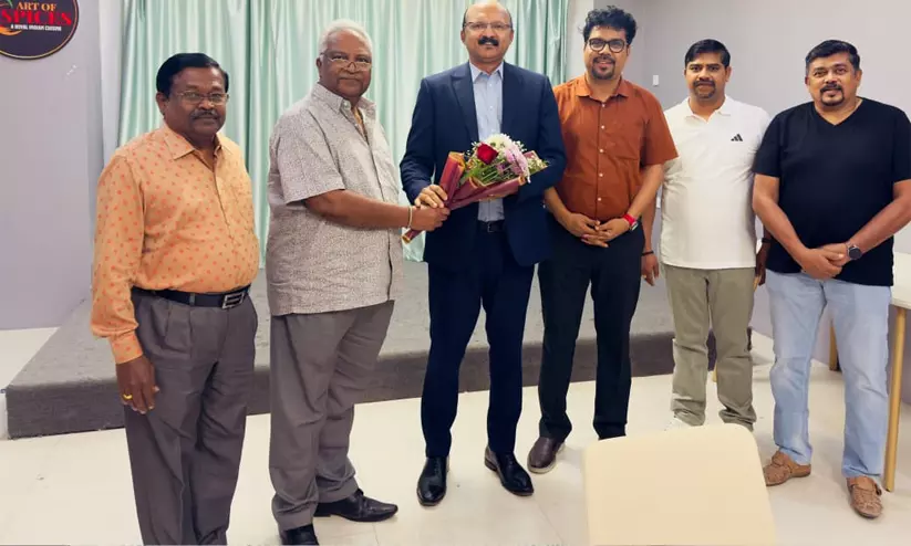 സലാലയിലെ പ്രവാസികളുടെ യാത്രാ പ്രതിസന്ധി ; ഇൻഡിഗോ അധികൃതരുമായി കൂടിക്കാഴ്ച നടത്തി ലീഡേഴ്സ് ഫോറം സലാലയിലെ പ്രവാസികളുടെ യാത്രാ പ്രതിസന്ധി ; ഇൻഡിഗോ അധികൃതരുമായി കൂടിക്കാഴ്ച നടത്തി ലീഡേഴ്സ് ഫോറം
