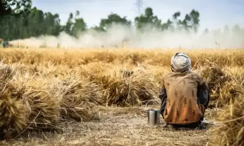 ഭൂമിതർക്കത്തിനിടെ വൃദ്ധനായ കർഷകനെ തല്ലിച്ചതച്ചശേഷം ട്രാക്ടർ കയറ്റി കൊന്നു; സ്ത്രീകളടക്കം എട്ടുപേർ പിടിയിൽ