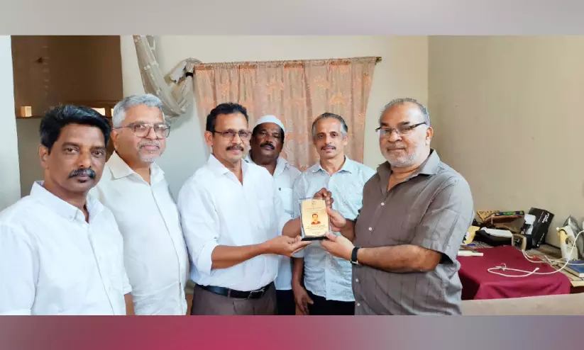 യാത്രയയപ്പ് നൽകി യാത്രയയപ്പ് നൽകി