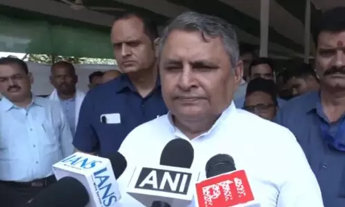‘ഖാൻ സാർ’ കോച്ചിങ് സെന്റർ ആക്രമണം; സമഗ്രാന്വേഷണമെന്ന് ബിഹാർ ഉപമുഖ്യമന്ത്രി ‘ഖാൻ സാർ’ കോച്ചിങ് സെന്റർ ആക്രമണം; സമഗ്രാന്വേഷണമെന്ന് ബിഹാർ ഉപമുഖ്യമന്ത്രി