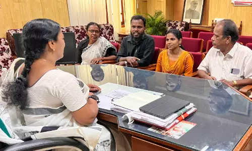 അട്ടപ്പാടി മധുവിന്റെ കുടുംബം മന്ത്രിയെ കണ്ടു അട്ടപ്പാടി മധുവിന്റെ കുടുംബം മന്ത്രിയെ കണ്ടു