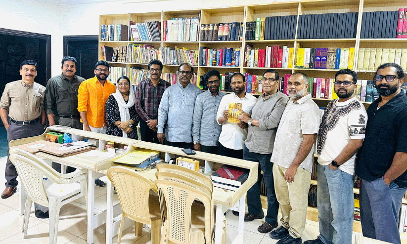 അക്ഷരലോകം ഉണർത്തി എഫ്.സി.സി വായനക്കൂട്ടത്തിന്റെ പുസ്തകചർച്ച അക്ഷരലോകം ഉണർത്തി എഫ്.സി.സി വായനക്കൂട്ടത്തിന്റെ പുസ്തകചർച്ച