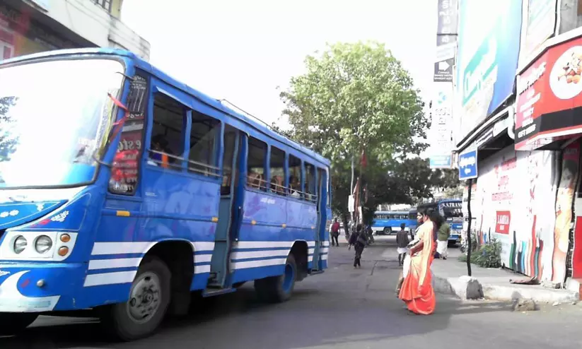 ജീവനെടുത്ത് ബസ് ജീവനക്കാർ തമ്മിലെ സംഘർഷം; ചികിത്സയിലായിരുന്ന ഡ്രൈവർ മരിച്ചു ജീവനെടുത്ത് ബസ് ജീവനക്കാർ തമ്മിലെ സംഘർഷം; ചികിത്സയിലായിരുന്ന ഡ്രൈവർ മരിച്ചു