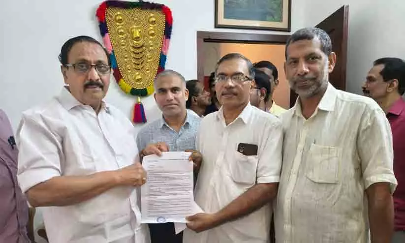 സൗദിയിലെ പാസ്പോർട്ട് സേവനങ്ങളിലെ കാലതാമസം എം.കെ. രാഘവൻ എം.പിക്ക് പ്രവാസി വെൽഫെയർ നിവേദനം നൽകി സൗദിയിലെ പാസ്പോർട്ട് സേവനങ്ങളിലെ കാലതാമസം എം.കെ. രാഘവൻ എം.പിക്ക് പ്രവാസി വെൽഫെയർ നിവേദനം നൽകി