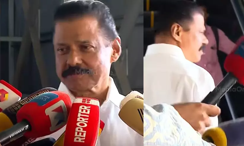‘മാഷേ, തളിപ്പറമ്പിൽ ഔചിത്യമുണ്ടായില്ല എന്നാണ് എം.എ. ബേബി പറഞ്ഞത്?...’ -ചോദ്യത്തോട് പ്രതികരിക്കാതെ എം.വി. ഗോവിന്ദൻ ‘മാഷേ, തളിപ്പറമ്പിൽ ഔചിത്യമുണ്ടായില്ല എന്നാണ് എം.എ. ബേബി പറഞ്ഞത്?...’ -ചോദ്യത്തോട് പ്രതികരിക്കാതെ എം.വി. ഗോവിന്ദൻ