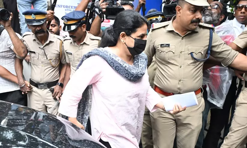 എക്സാലോജിക് കേസ്: വീണയെ എട്ടര മണിക്കൂർ ചോദ്യം ചെയ്ത് ഇ.ഡി; ആവശ്യമെങ്കിൽ വീണ്ടും വിളിപ്പിക്കും എക്സാലോജിക് കേസ്: വീണയെ എട്ടര മണിക്കൂർ ചോദ്യം ചെയ്ത് ഇ.ഡി; ആവശ്യമെങ്കിൽ വീണ്ടും വിളിപ്പിക്കും