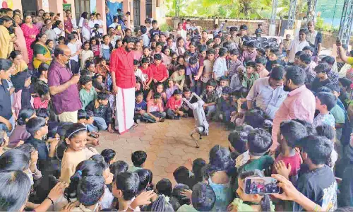 കുഞ്ഞിമംഗലത്ത് പഠനം ഇനി റോബോട്ടിലൂടെ