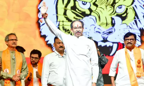 എം.പിമാരെ വാങ്ങാൻ 15 കോടി; ഉദ്ധവ് സേനയിൽ പിളർപ്പ് അഭ്യൂഹങ്ങൾക്കിടെ ഗുരുതര ആരോപണവുമായി സഞ്ജയ് റാവത്ത്