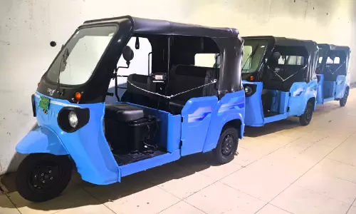 കോട്ടയം മെഡിക്കല് കോളജില് ഇ-ഓട്ടോ സര്വിസ് തുടങ്ങി കോട്ടയം മെഡിക്കല് കോളജില് ഇ-ഓട്ടോ സര്വിസ് തുടങ്ങി