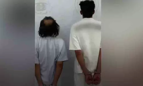 റിയാദിൽ സൂപ്പർമാർക്കറ്റ് ജീവനക്കാരെ കത്തി ചൂണ്ടി കവർച്ച നടത്തിയ രണ്ട് പേർ പൊലീസ്​ പിടിയിൽ