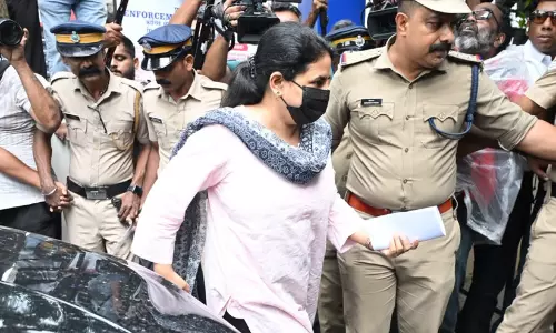 എക്സാലോജിക് കേസ്: വീണയെ എട്ടര മണിക്കൂർ ചോദ്യം ചെയ്ത് ഇ.ഡി; ആവശ്യമെങ്കിൽ വീണ്ടും വിളിപ്പിക്കും എക്സാലോജിക് കേസ്: വീണയെ എട്ടര മണിക്കൂർ ചോദ്യം ചെയ്ത് ഇ.ഡി; ആവശ്യമെങ്കിൽ വീണ്ടും വിളിപ്പിക്കും