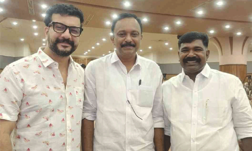 അധ്യാപകനും ശിഷ്യരും ഒരേ പാർട്ടി; പ്രതിനിധികളായ നിയമസഭ സാമാജികർ അധ്യാപകനും ശിഷ്യരും ഒരേ പാർട്ടി; പ്രതിനിധികളായ നിയമസഭ സാമാജികർ