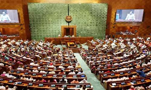 കുതിരക്കച്ചവടം, പാർട്ടി പിളർത്തൽ: ലക്ഷ്യം മൂന്നിൽരണ്ട് ഭൂരിപക്ഷം; പ്രതിപക്ഷത്തെ വിഴുങ്ങാൻ ബി.ജെ.പി തന്ത്രങ്ങൾ! കുതിരക്കച്ചവടം, പാർട്ടി പിളർത്തൽ: ലക്ഷ്യം മൂന്നിൽരണ്ട് ഭൂരിപക്ഷം; പ്രതിപക്ഷത്തെ വിഴുങ്ങാൻ ബി.ജെ.പി തന്ത്രങ്ങൾ!