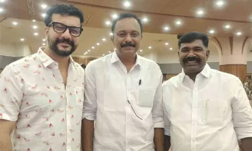 അ​ധ്യാ​പ​ക​നും ശി​ഷ്യ​രും ഒ​രേ പാ​ർ​ട്ടി; പ്ര​തി​നി​ധി​ക​ളാ​യ നി​യ​മ​സ​ഭ സാ​മാ​ജി​ക​ർ