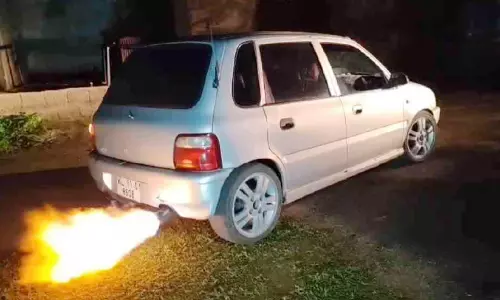 മോഡിഫിക്കേഷൻ വേണ്ട; തീ തുപ്പും കാർ പിടിയിൽ